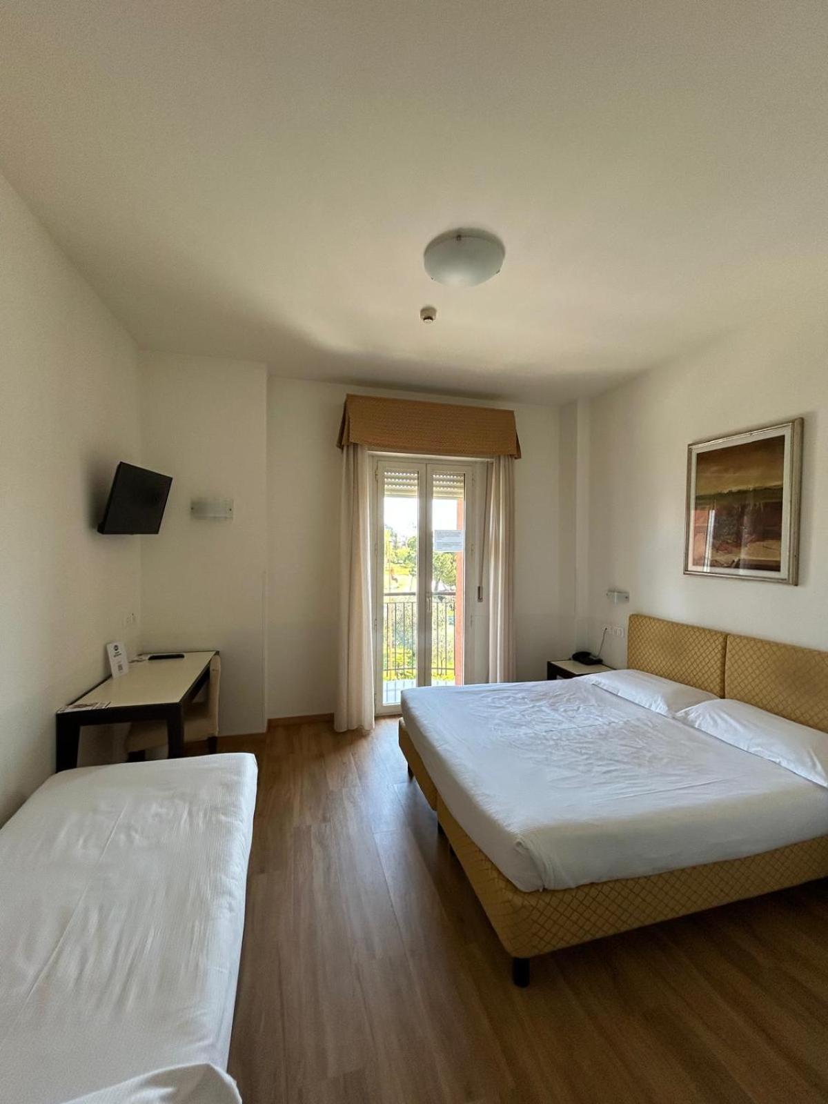 Best Western Cesena Hotel Exterior foto